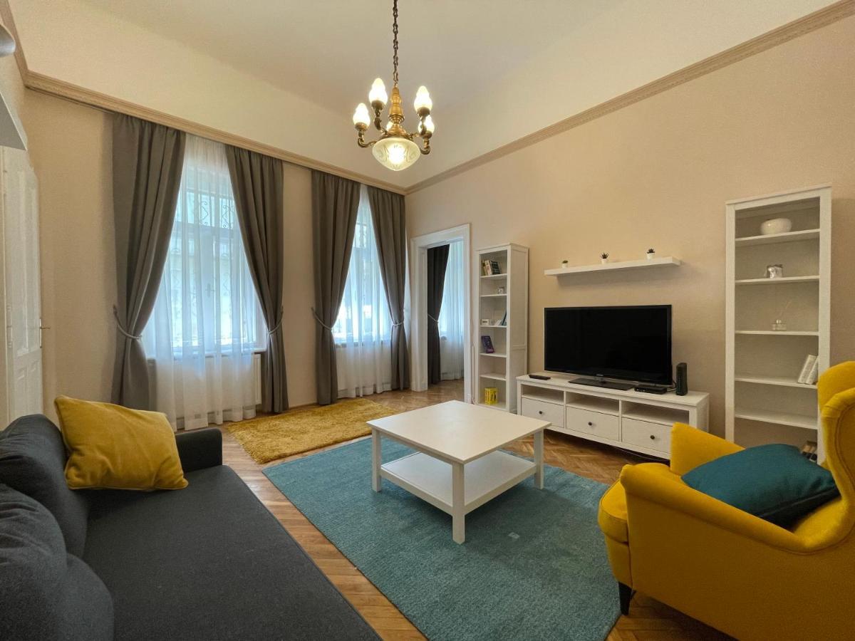 Fullmoon Apartments 1 Szeged Eksteriør billede