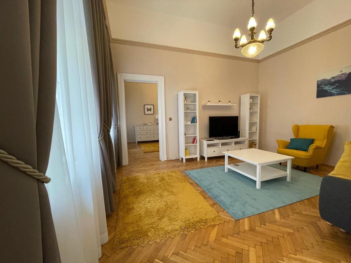 Fullmoon Apartments 1 Szeged Eksteriør billede